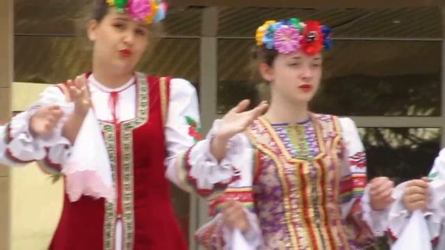 1 Мая 2016 в Крымске. Песня "Йихалы казаченьки", хор "Зоренька" ЦРТДЮ смотреть онлайн