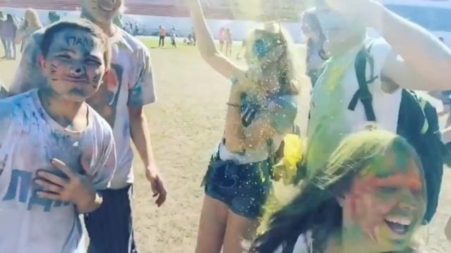 ЯРКИЙ ДЕНЬ. Краски холи г.Пермь смотреть онлайн