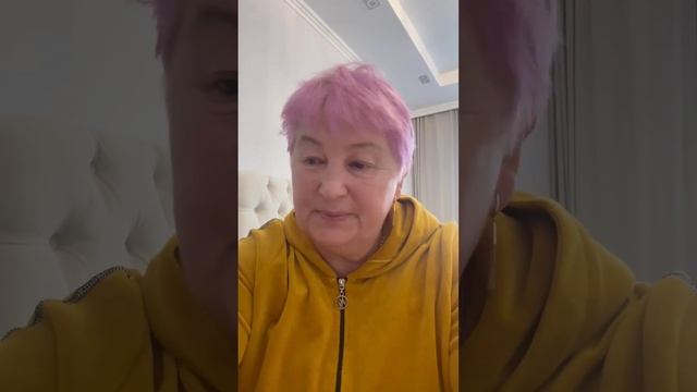 Діти поїхали в Київ, бабуся Жанна з дідуликом залишились з Марком. смотреть онлайн