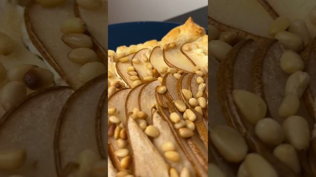 Тарт с грушей и сливочным сыром