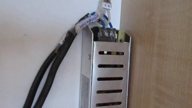 светодиодная подсветка кухни из Леруа Мерлена смотреть онлайн