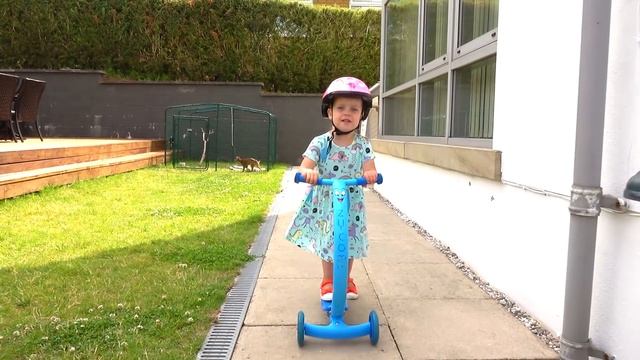 Gaby and Alex Pretend Play with Lemonade Stand смотреть онлайн