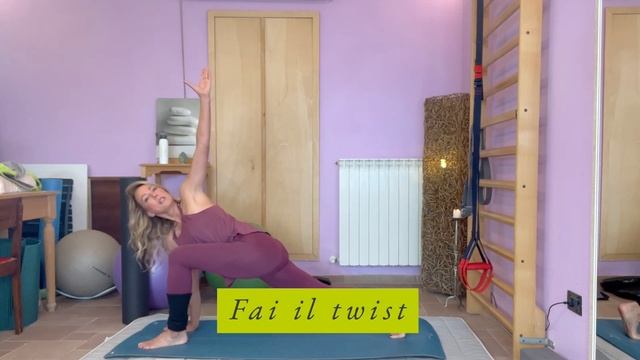 Routine yoga per over 50: ecco lo stretching che mantiene giovani più a lungo смотреть онлайн