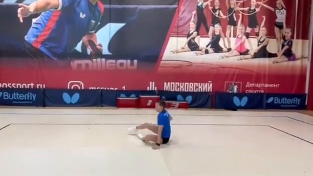 Акробатические элементы в спортивной аэробике: А-5 Сальто (видео - не акробатика) смотреть онлайн