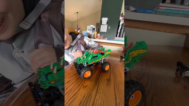 Reviewing Monster Jam Dragon -LEGO set 42149 смотреть онлайн