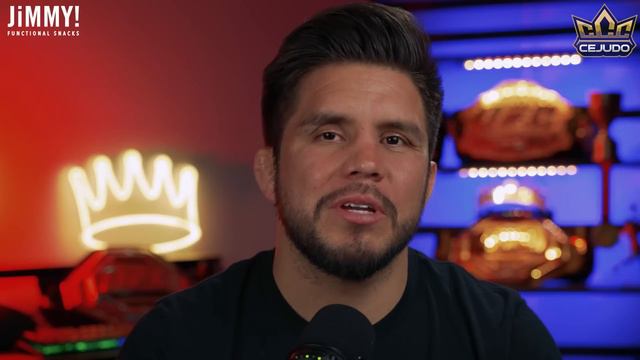 Henry Cejudo Talks To Kelvin Gastelum Moments After Surgery | Instant Reaction To BRUTAL Injury! смотреть онлайн