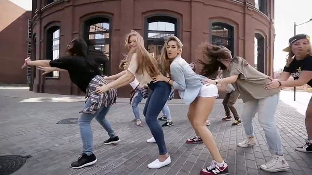 Зумба - отличный повод расслабиться! смотреть онлайн