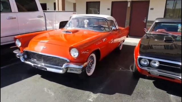1957 Ford Thunderbirds смотреть онлайн