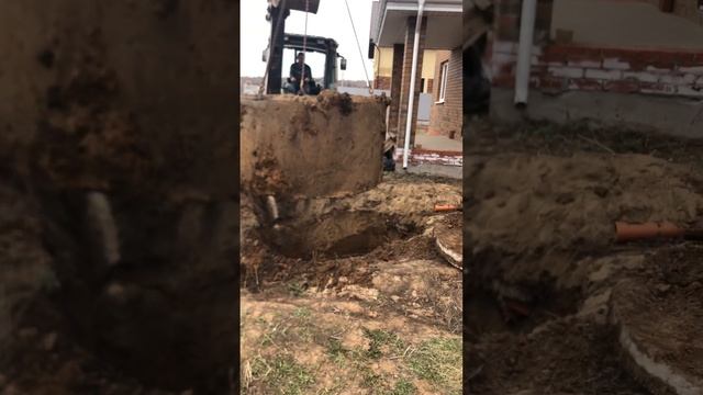 Демонтаж выгребной ямы, с последующим монтажом на это место септика Евролос Био 5+ т.8-987-296-55-8