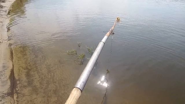 Рыбалка на живца! ЛОВИМ РЫБУ С ВЕРНЫМ ДРУГОМ! Поймал РЫБУ НА 450 РУБ. и ЗАПЁК В ДУХОВКЕ! смотреть онлайн