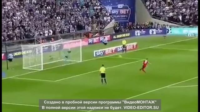 Вратарь отбил пенальти сальто! смотреть онлайн