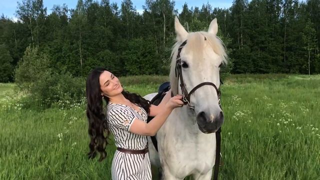 ФОТОСЕССИЯ С ЛОШАДЬЮ. КАК ПРОВЕСТИ СЪЕМКУ? | Где покататься на лошадях в Питере? смотреть онлайн