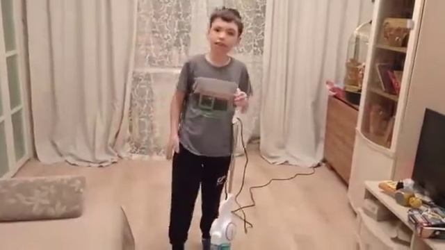 Обожаю убираться с вертикальным пылесосом Kitfort KT-523 смотреть онлайн