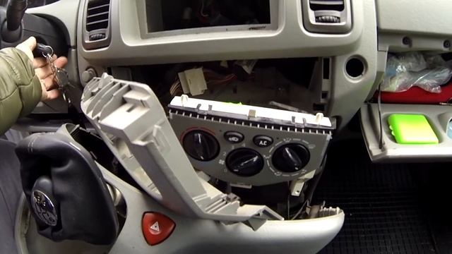 RenaultTrafic, OpelVivaro, NissanPrimastar - Heater Panel - Remove/refit
