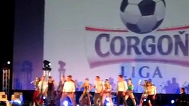 Švajda s hráčmi - bojový tanec.MOV смотреть онлайн