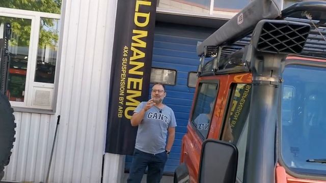 Оранжевый Defender 90 в тюнинге от ARB