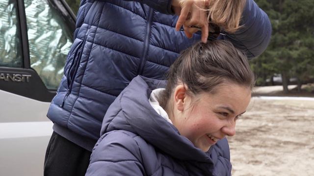 Vanliferin Rasiert Sich Die Haare Ab | Buzzcut Frau