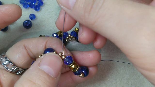 Beaded necklace * Beading * Колье из бус * смотреть онлайн