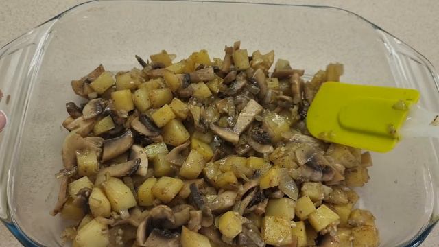 Wenn Kartoffeln und Pilze gibt, füllen Sie mit Sauce und Sie haben ein köstliches Abendessen #514 смотреть онлайн