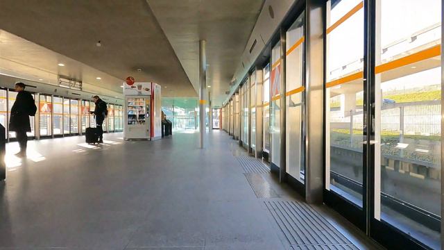 Paris-Charels de Gaulle Airport Walk How i get to Terminal 2 Start Terminal 1 смотреть онлайн