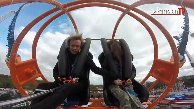 Paris : grosse frayeur pour une jeune femme à la foire du Trône смотреть онлайн