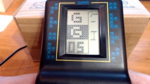 Обзор тетриса Brick game E-256 из миллениума.