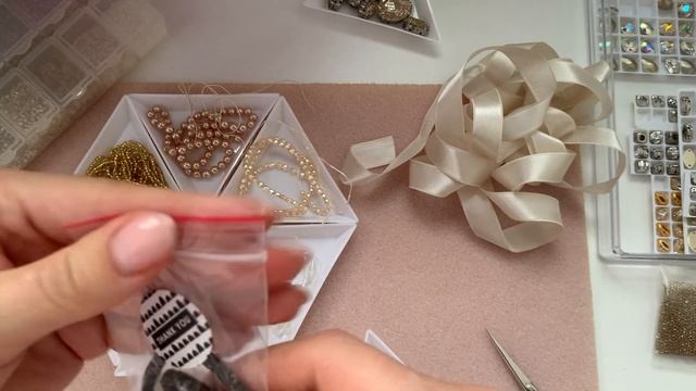 Редкие и невероятно красивые винтажные материалы для вышивки #винтажныепокупки #бисер #кристаллы смотреть онлайн