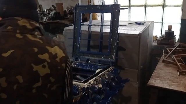 Заливка десяти рамочного без фальцевого ППУ корпусу від ТМ "Bee Pro" смотреть онлайн