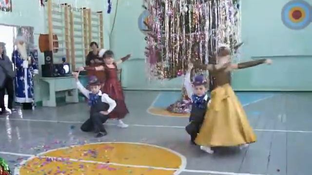 Школьное танго. Школа, танцы, Новый Год! смотреть онлайн