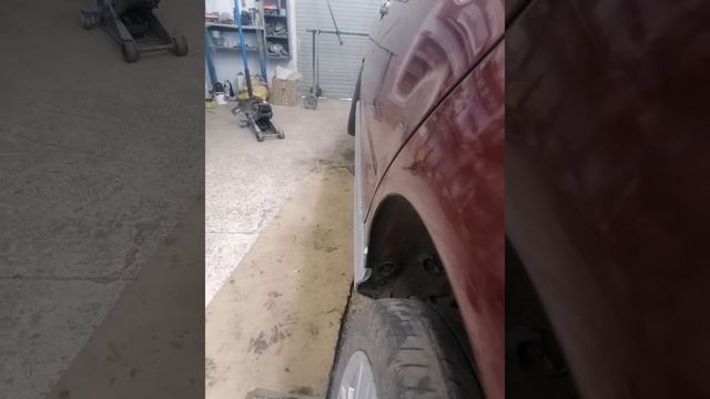 Замена порогов шкода фибия ч. 1