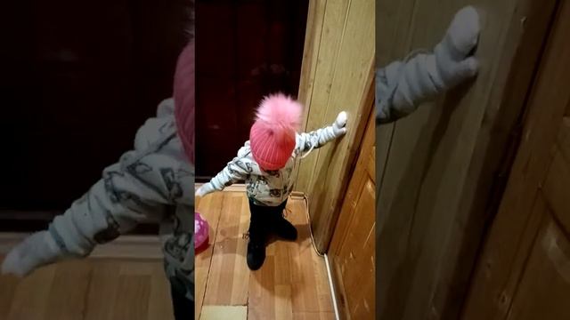 Потому что мамины ботинки удобнее! смотреть онлайн