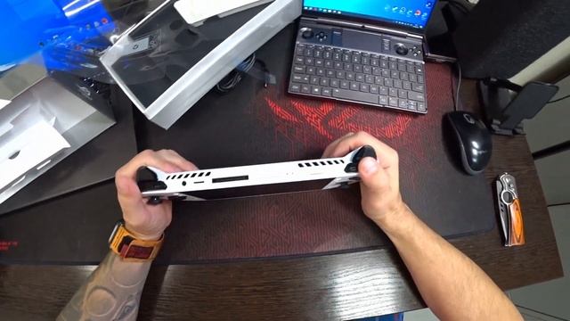 РАСПАКОВКА И ПЕРВЫЕ ВПЕЧАТЛЕНИЯ ROG ALLY ОТ ПЕРВОГО ЛИЦА