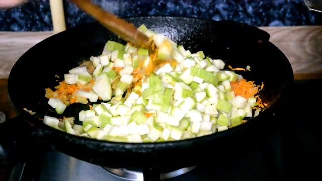 Рис с мясом и кабачками на сковороде Ужин наскорую руку смотреть онлайн