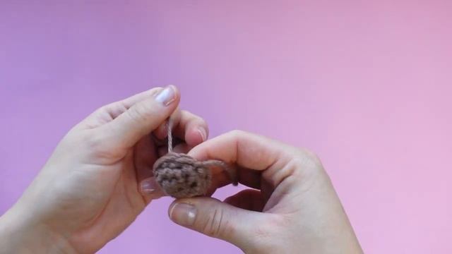 Learn Crochet: Reindeer Holiday Ornament смотреть онлайн