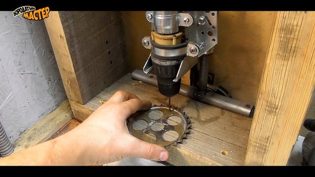 НЕ ВЫБРАСЫВАЙТЕ ЗВЁЗДОЧКУ ОТ ВЕЛОСИПЕДА!!!! КРУТАЯ ИДЕЯ для самоделки из хлама!!!! смотреть онлайн