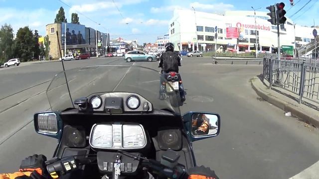 Как ехать на мопеде по городу смотреть онлайн