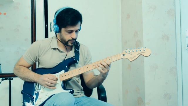 Fender Deluxe Stratocaster... Saphire Blue смотреть онлайн