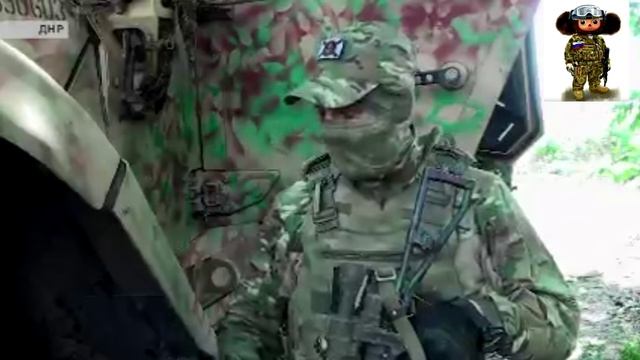 Российские военные захватили подорвавшийся на мине американский бронеавтомобиль Oshkosh M-ATV.