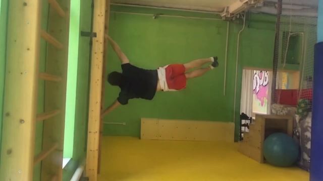 Флажок на шведской стенки смотреть онлайн
