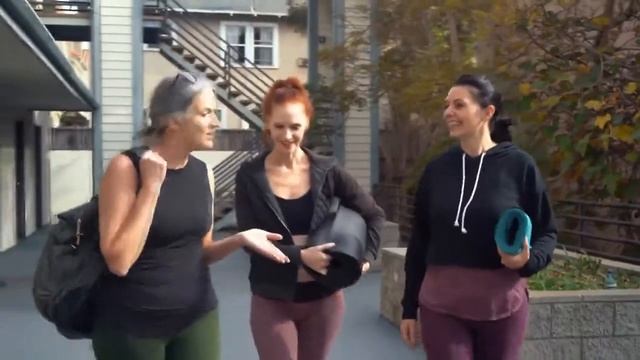 Йоги всех стран объединяйтесь! Избавляемся от одиночества вместе с йогой. смотреть онлайн