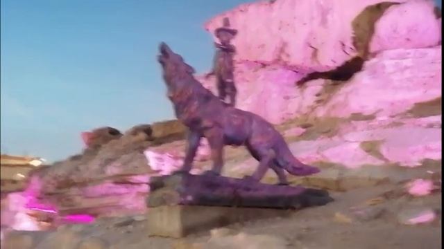 2. На набережной: памятник каспийскому тюленю, мангышлакский Горыныч, мальчик на волке? и, лошадка) смотреть онлайн