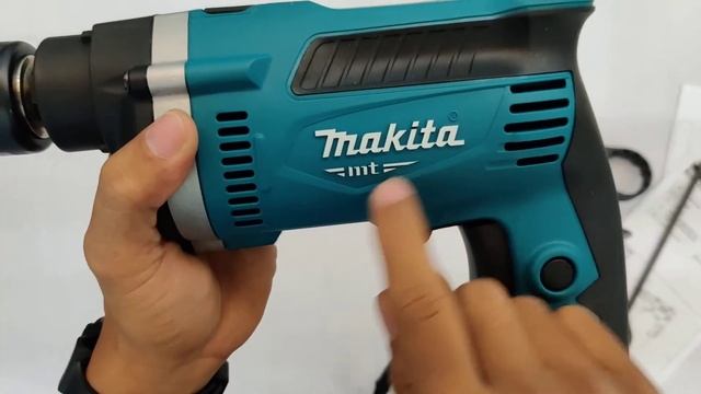 Makita M8100B - Hammer Drill  710W - 16mm