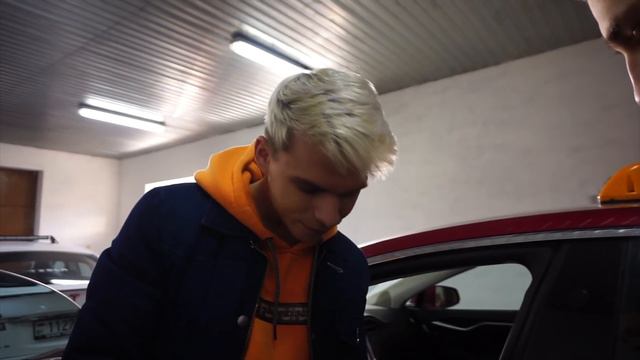 У МЕНЯ ТЕПЕРЬ ДВЕ ТЕСЛЫ, Кому подарить? смотреть онлайн