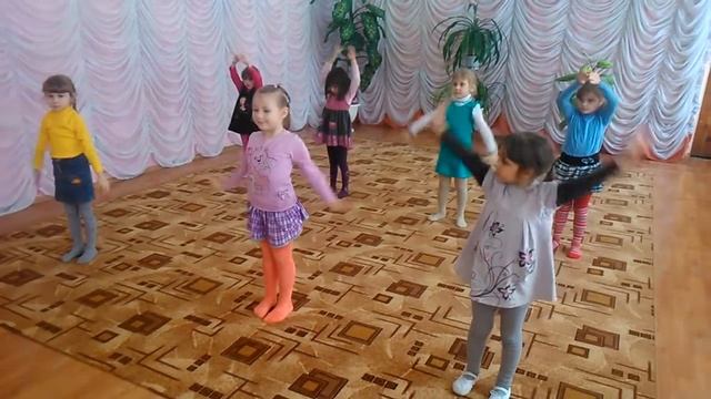 Танцевальный кружок "Игроритмика"упражнение "Птичка" смотреть онлайн