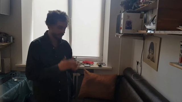 В гостях у Монтировщика: Custom-хата в Малых Васюках с эксклюзивным собранием Арт-мусора