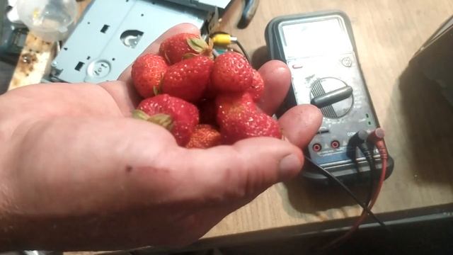 Ремонт магнитолы Не включается Часть 1 смотреть онлайн