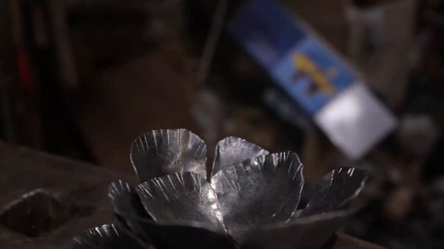 Роза из металла.