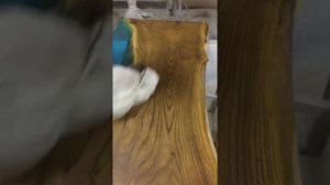 Покрываем слэб карагача маслом