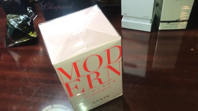 Что подарить даме на 8 марта смотреть онлайн