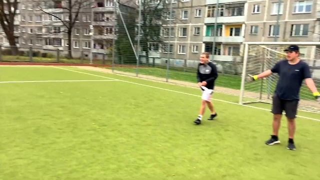 МАМА ВЫГОНИТ ИЗ ДОМА! [Футбольный Челлендж] Покраска ногтей смотреть онлайн